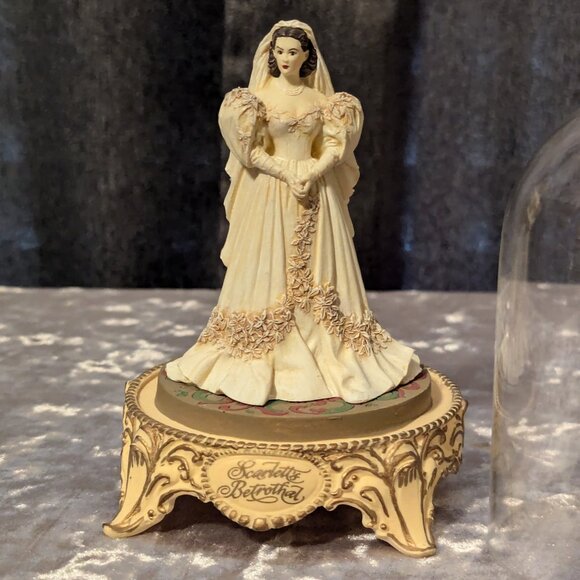 Gone with the Wind Glass Dome Figurine Scarlette's Betrothal 1993 EUC - Picture 5 of 9